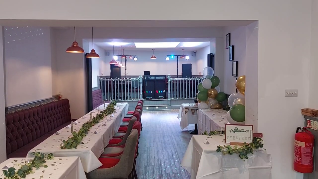 Picture of an intimate wedding reception room for up to 30 people.